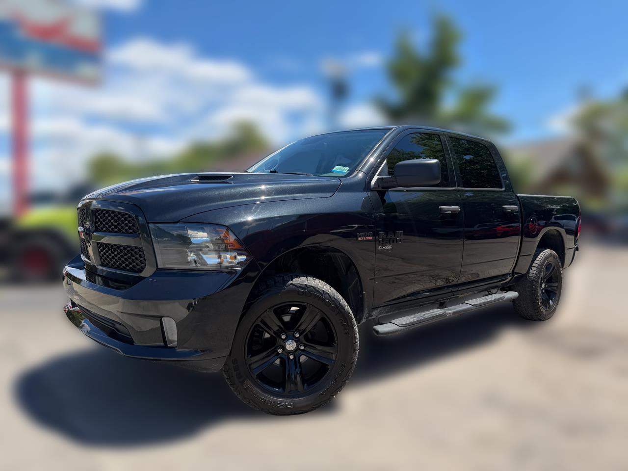 2019 RAM 1500 Classic Express 4x4 Crew Cab 5'7" Box