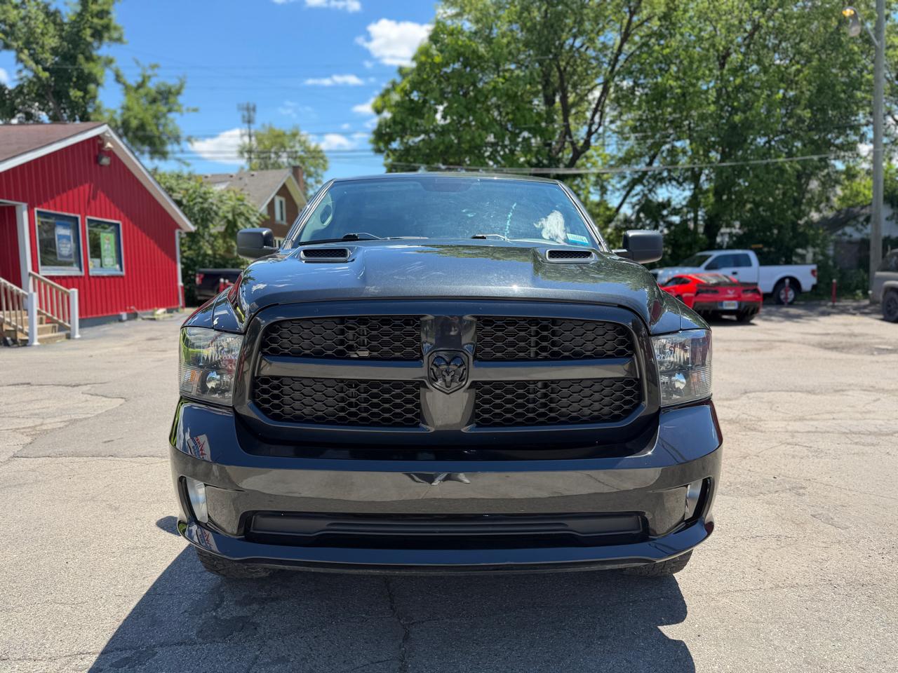 RAM 1500 Classic Express 4x4 Crew Cab 5'7" Box 2019