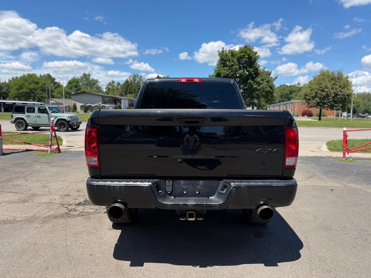 RAM 1500 Classic Express 4x4 Crew Cab 5'7" Box 2019