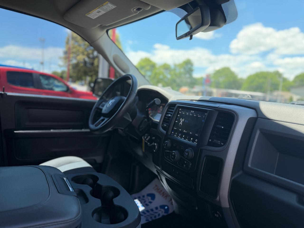 RAM 1500 Classic Express 4x4 Crew Cab 5'7" Box 2019