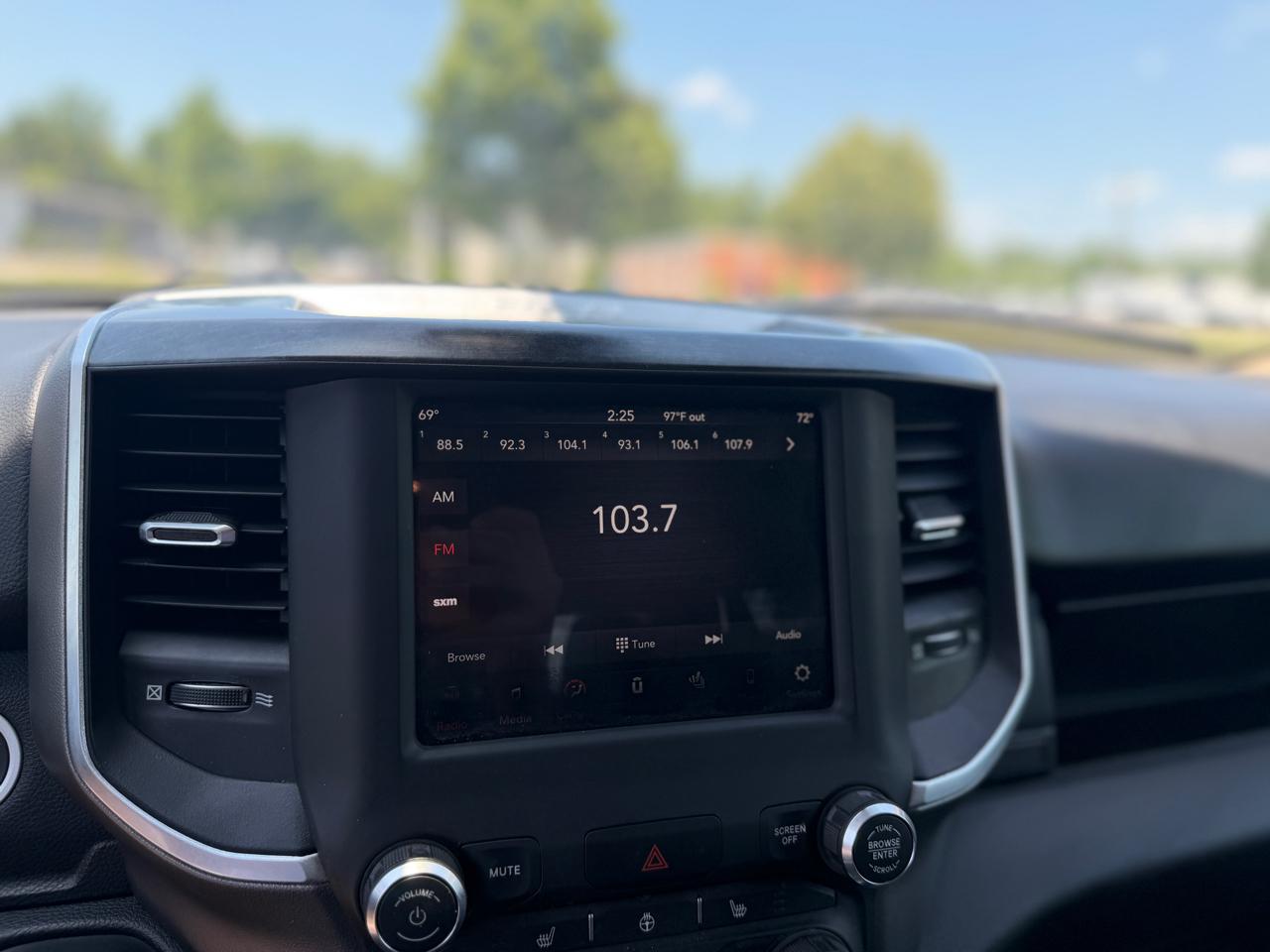 RAM 1500 Big Horn Crew Cab 4WD 2019