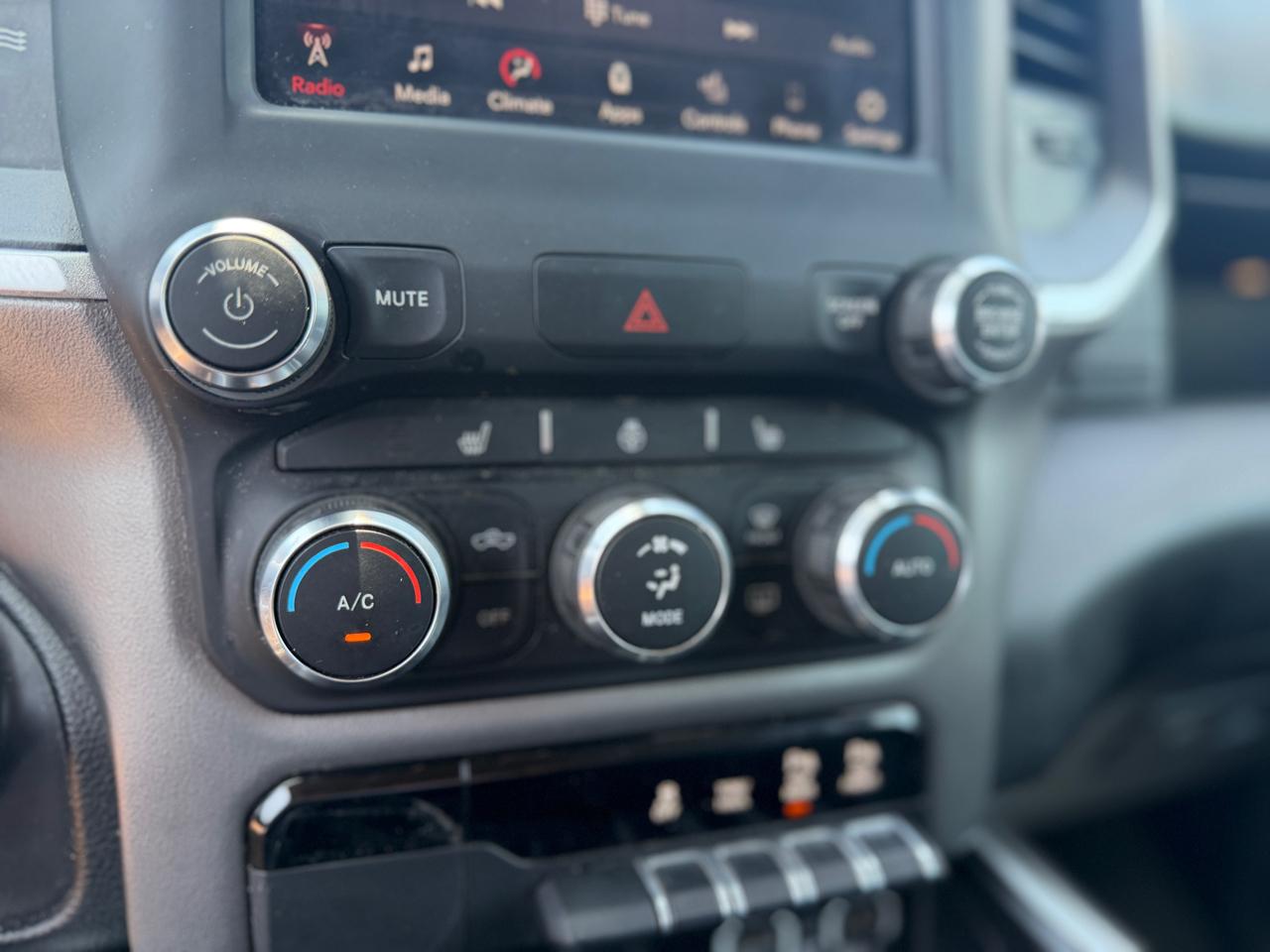 RAM 1500 Big Horn Crew Cab 4WD 2019