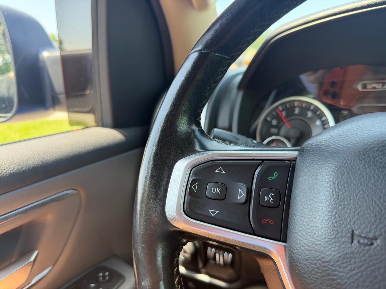 RAM 1500 Big Horn Crew Cab 4WD 2019