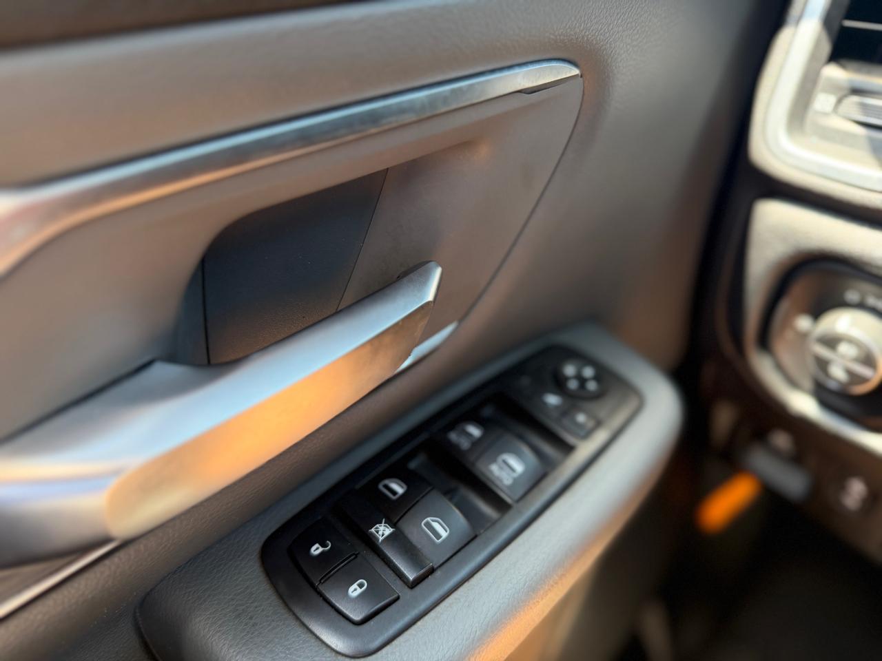 RAM 1500 Big Horn Crew Cab 4WD 2019