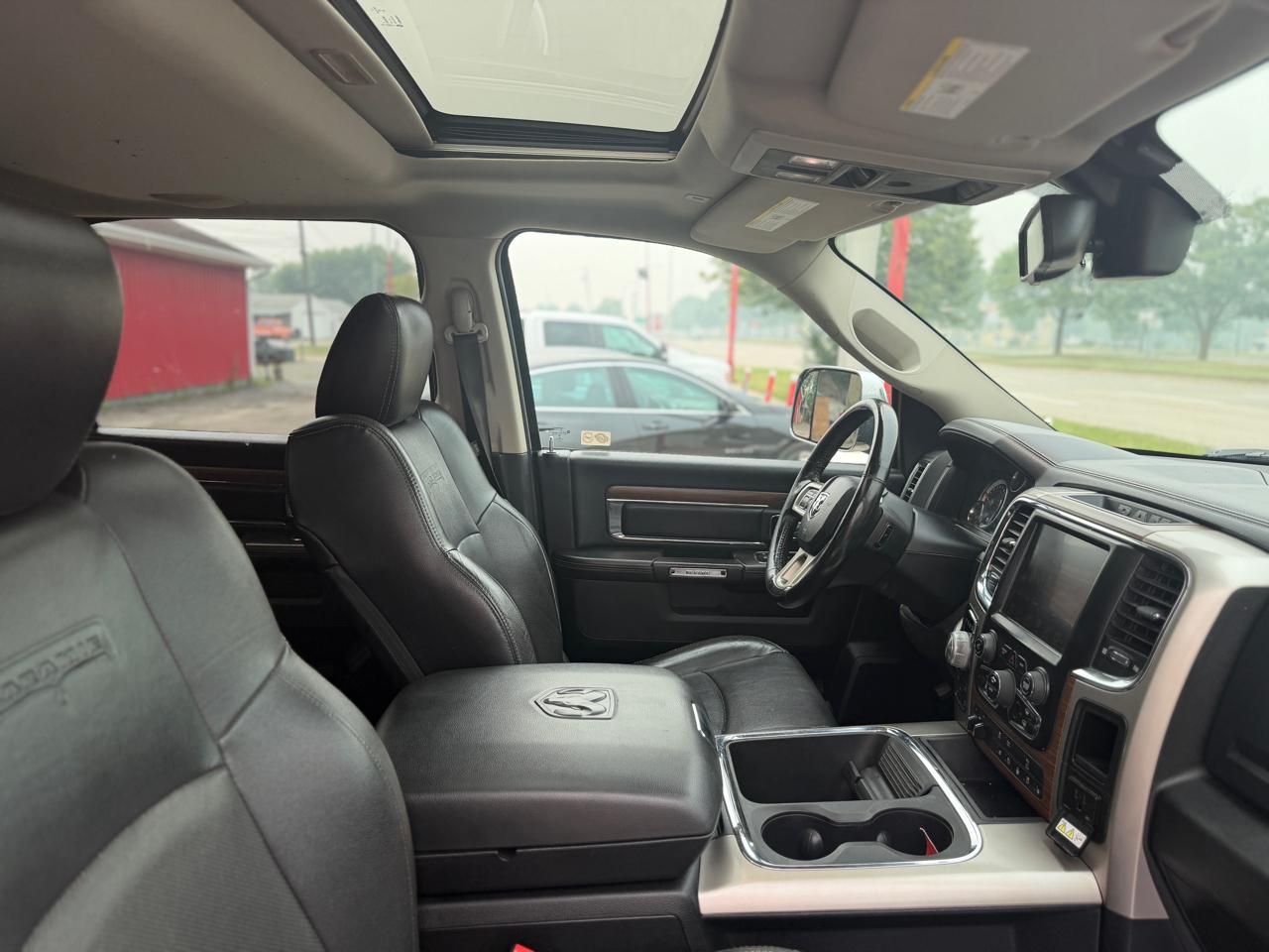 RAM 1500 Laramie Crew Cab 4WD 2017