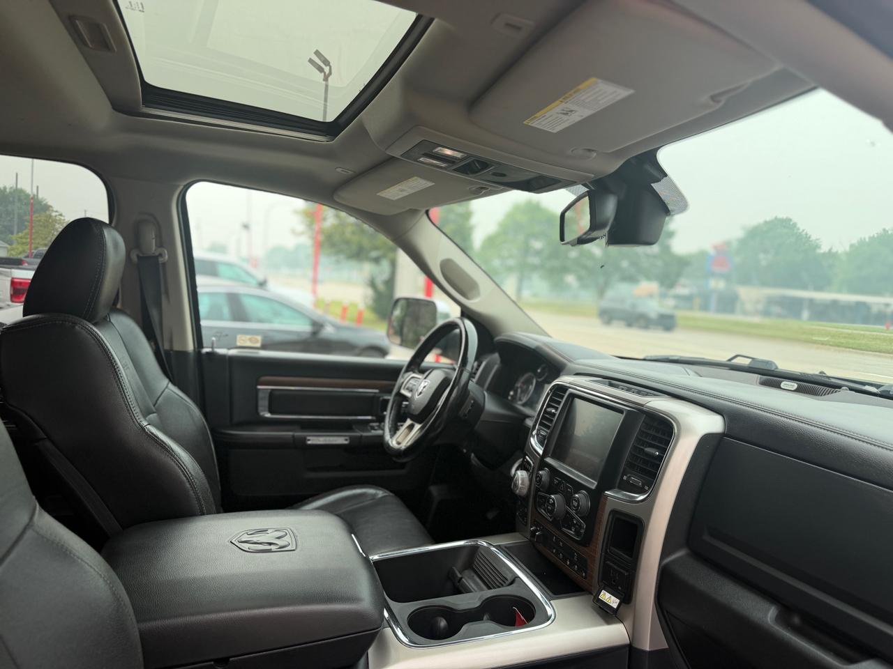 RAM 1500 Laramie Crew Cab 4WD 2017
