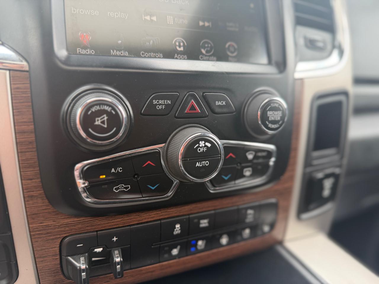 RAM 1500 Laramie Crew Cab 4WD 2017