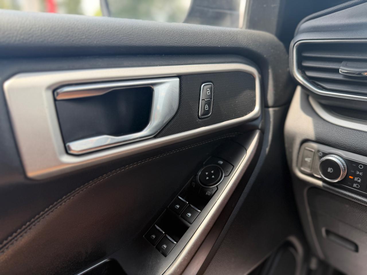 Ford Explorer XLT 4WD 2020