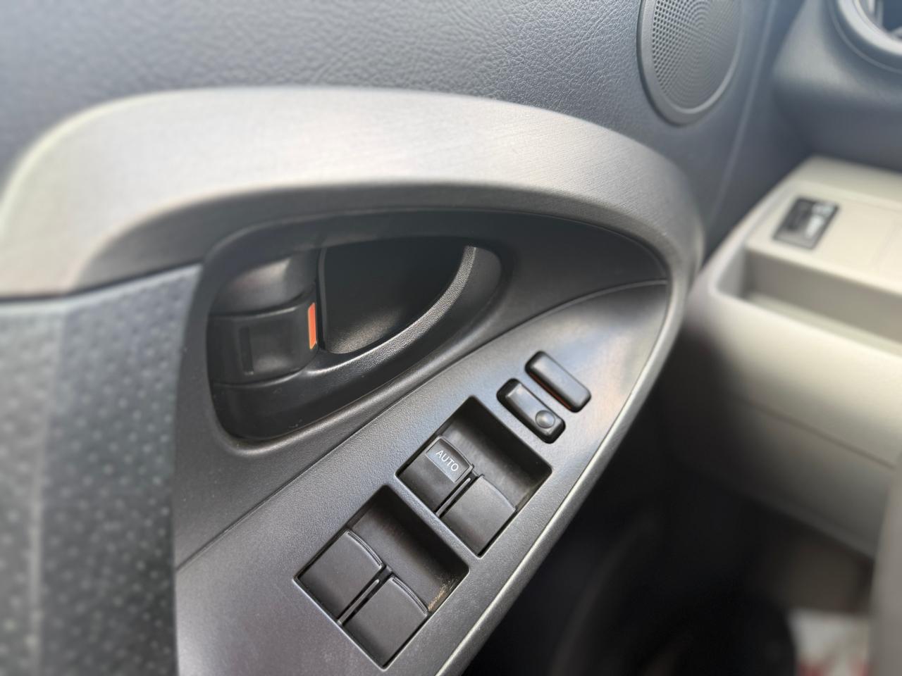Toyota RAV4 Limited I4 4WD 2012