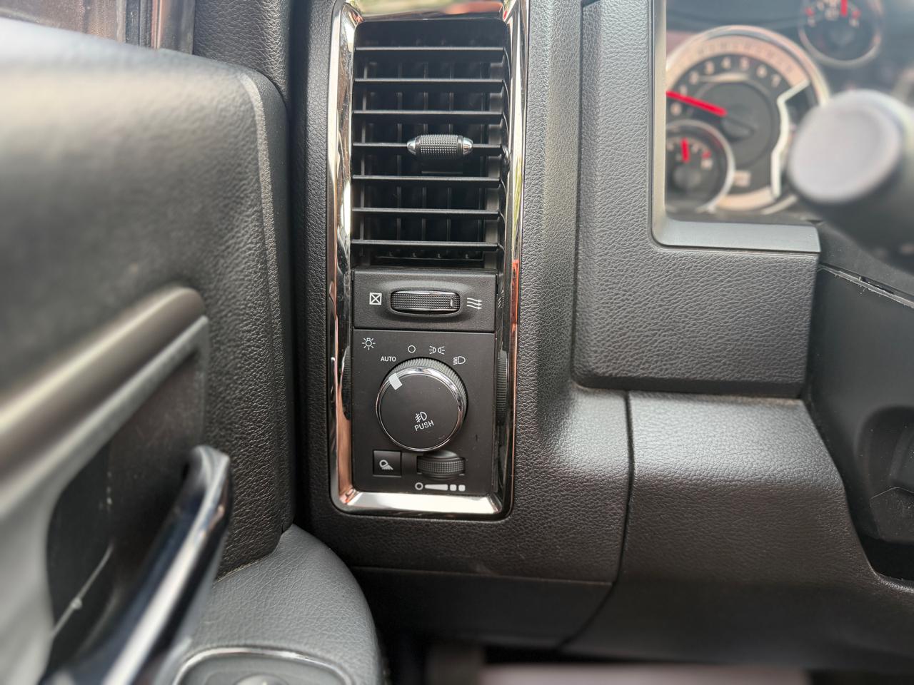 RAM 1500 Sport Crew Cab 4WD 2017