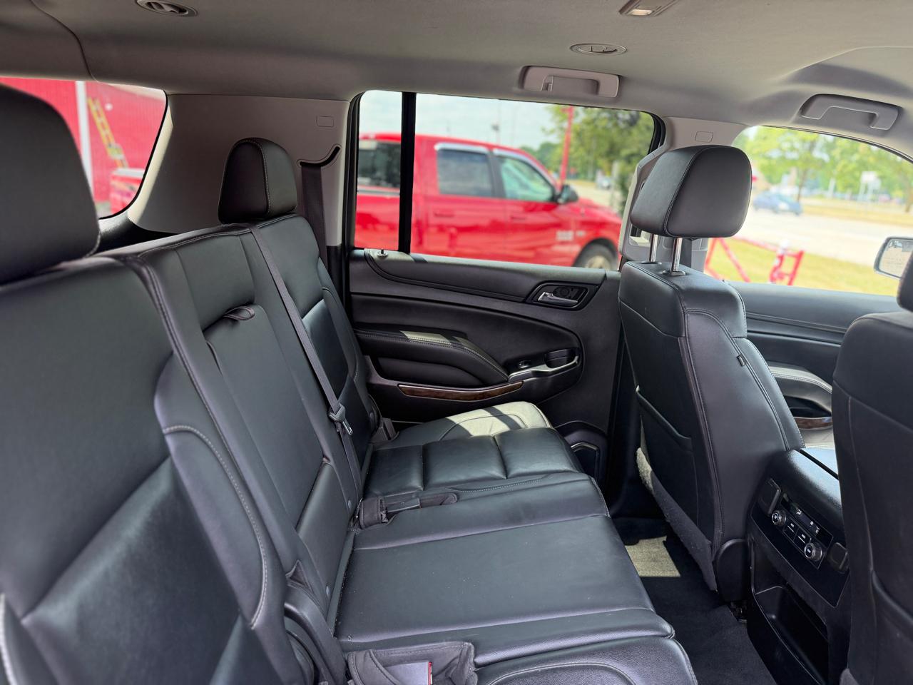 Chevrolet Suburban LT 4WD 2020