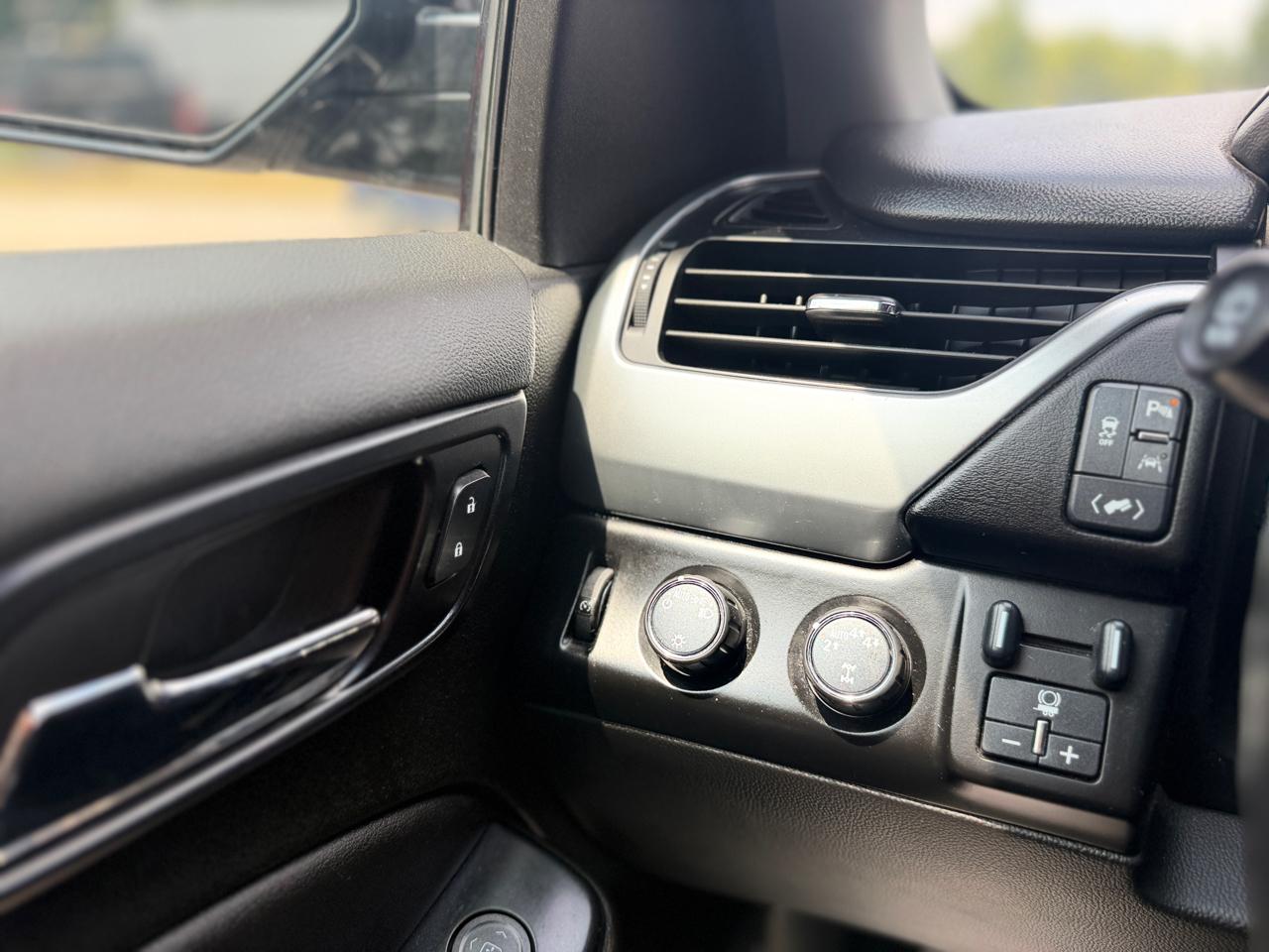Chevrolet Suburban LT 4WD 2020