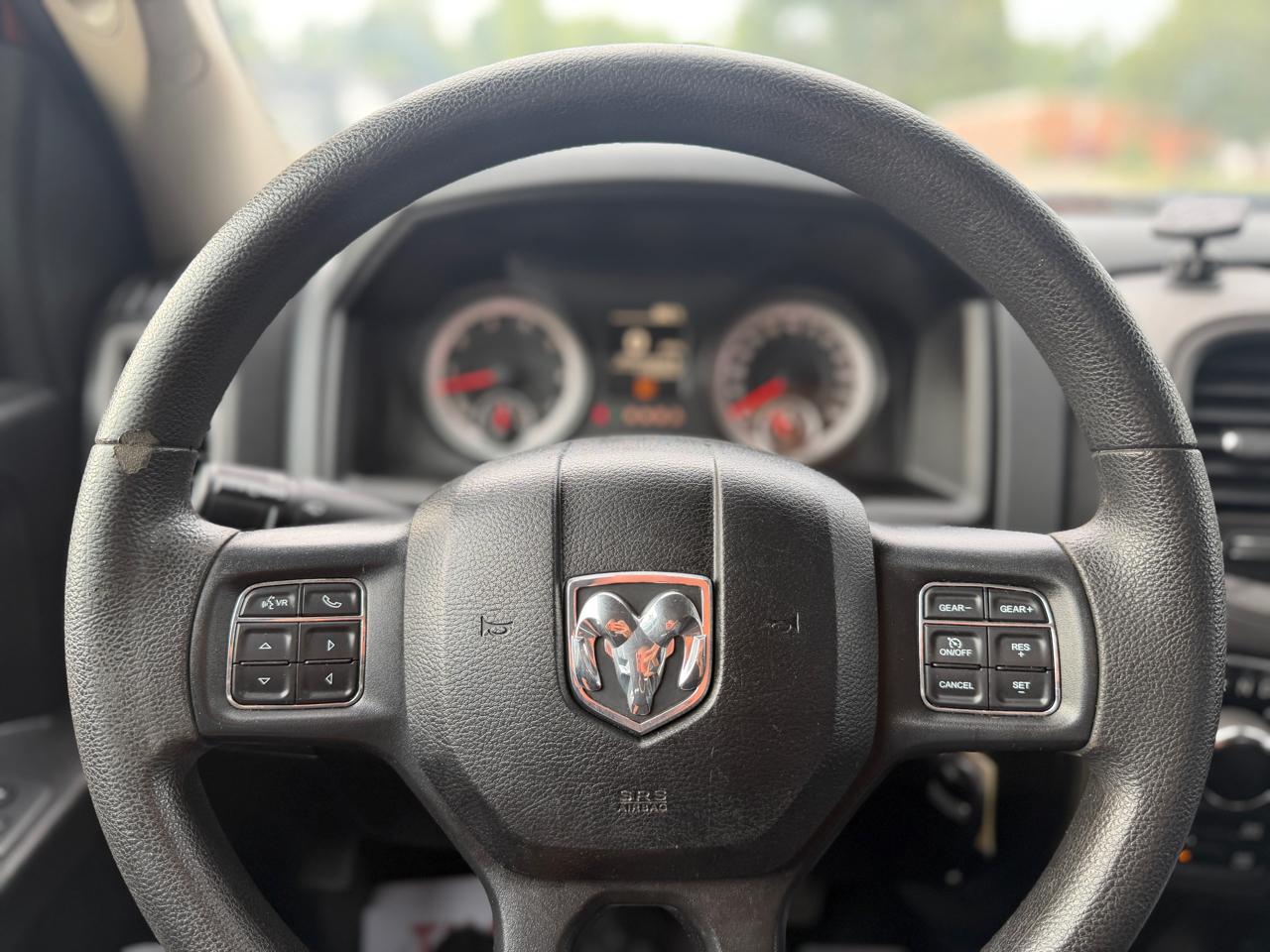 RAM 1500 Classic Express 4x4 Crew Cab 5'7" Box 2019