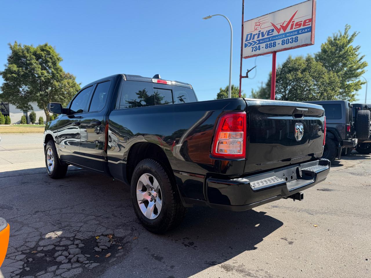 RAM 1500 Tradesman 4x4 Quad Cab 6'4" Box 2019