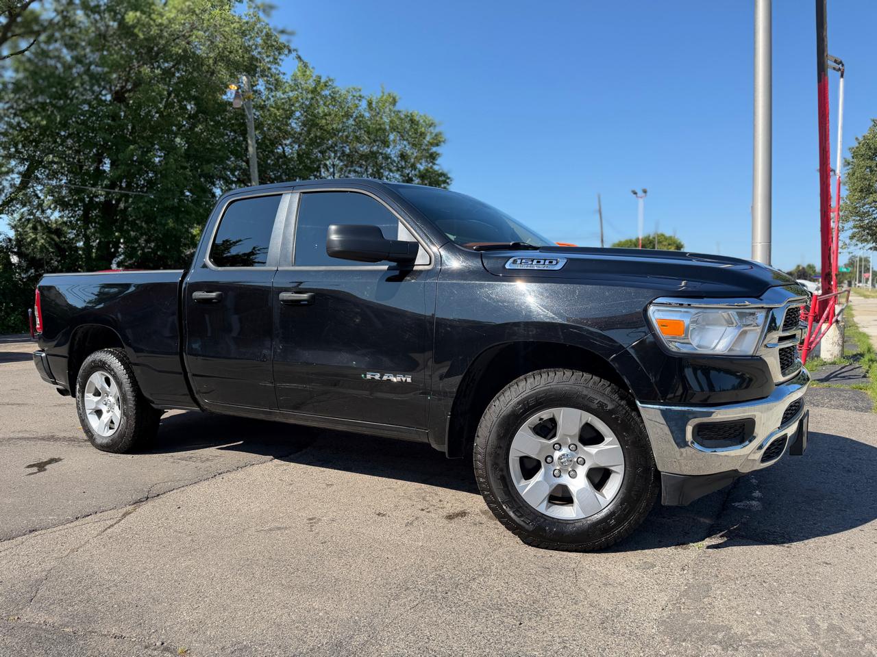 RAM 1500 Tradesman 4x4 Quad Cab 6'4" Box 2019