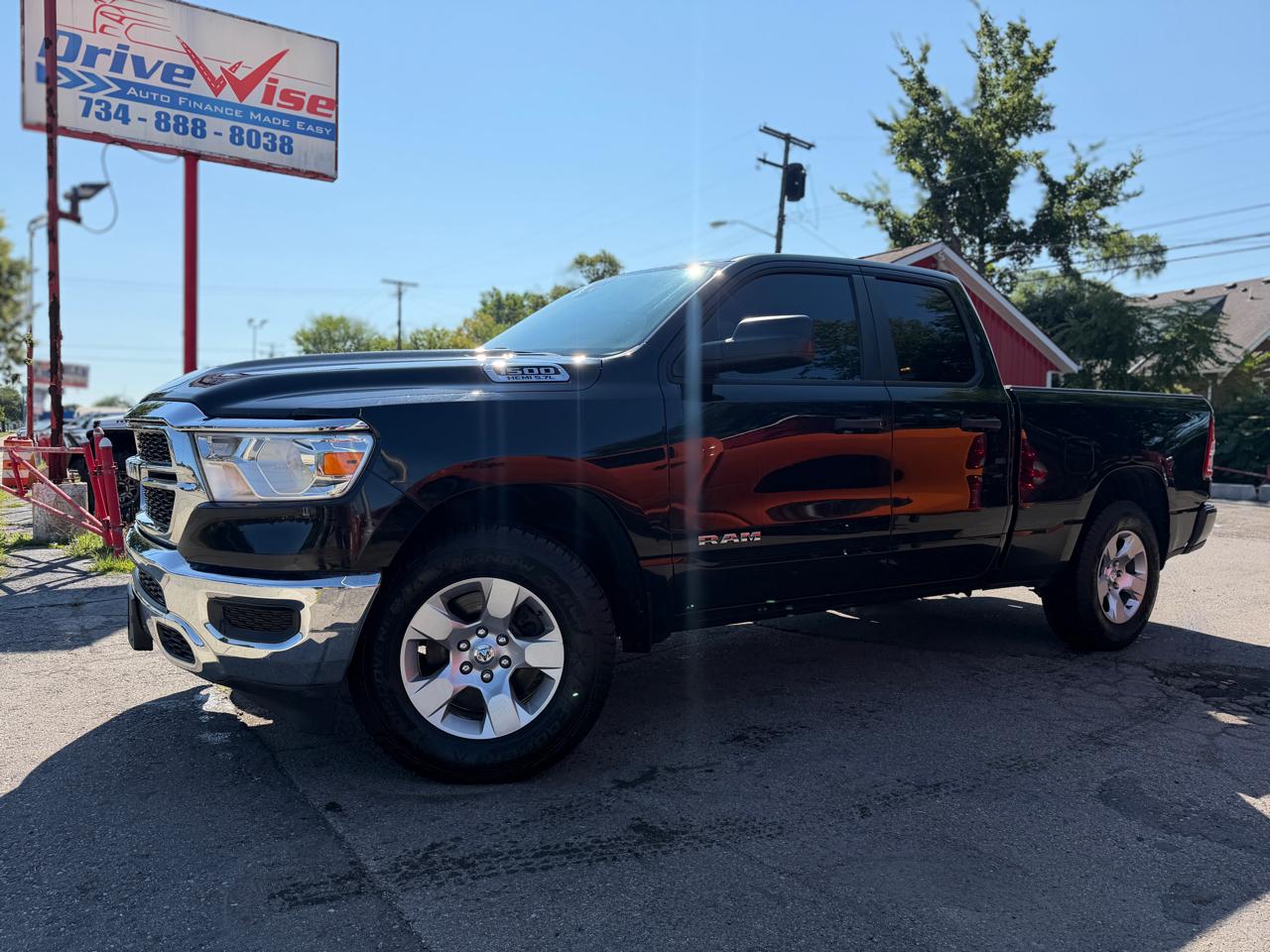 RAM 1500 Tradesman 4x4 Quad Cab 6'4" Box 2019