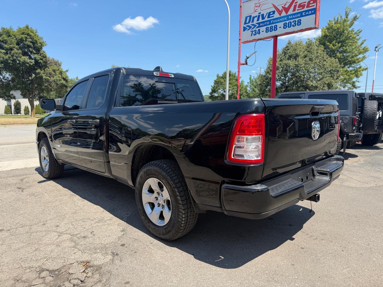 RAM 1500 Tradesman 4x4 Quad Cab 6'4" Box 2019