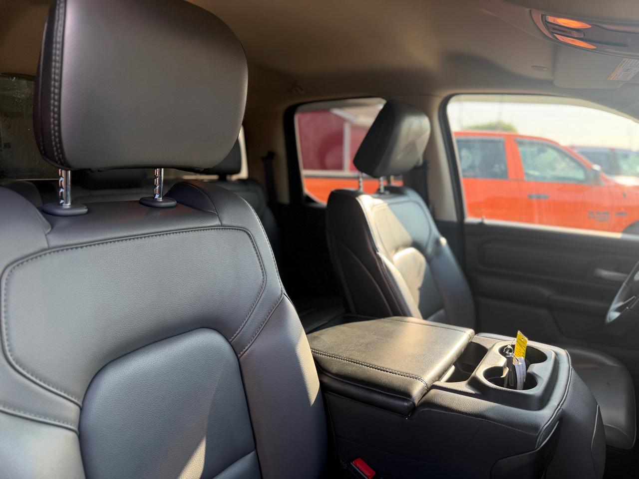 RAM 1500 Tradesman 4x4 Crew Cab 5'7" Box 2020