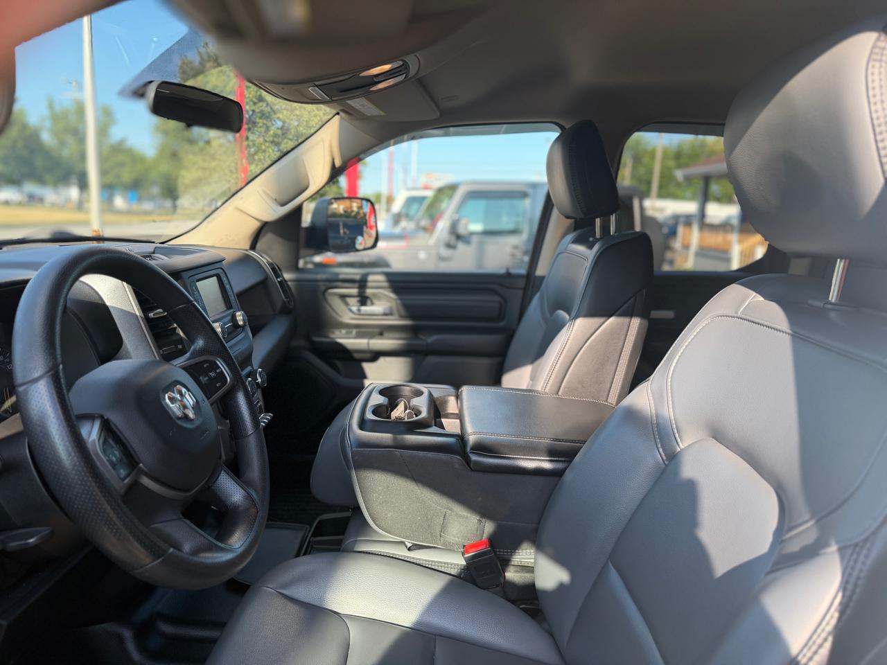 RAM 1500 Tradesman 4x4 Crew Cab 5'7" Box 2020