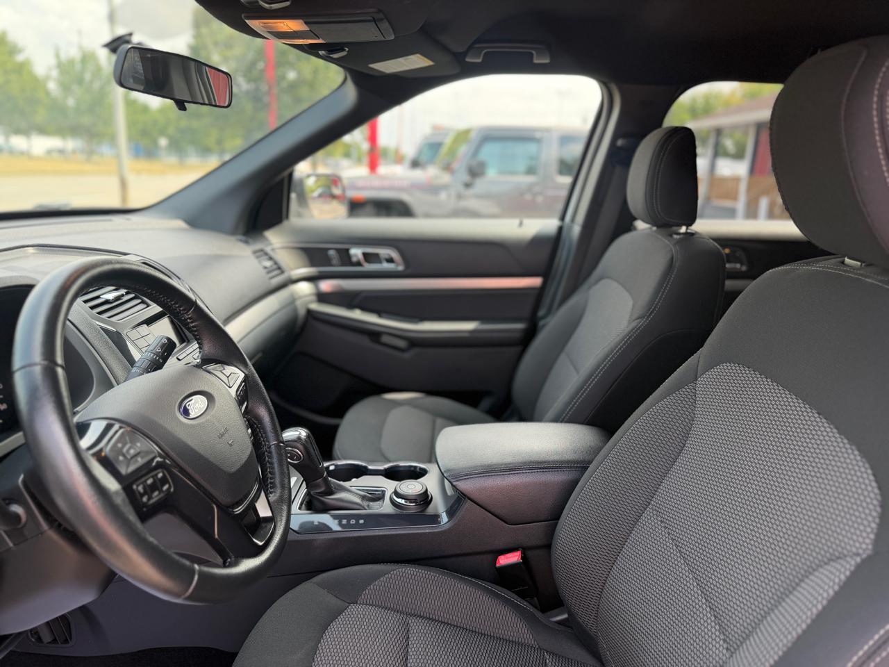 Ford Explorer XLT 4WD 2018