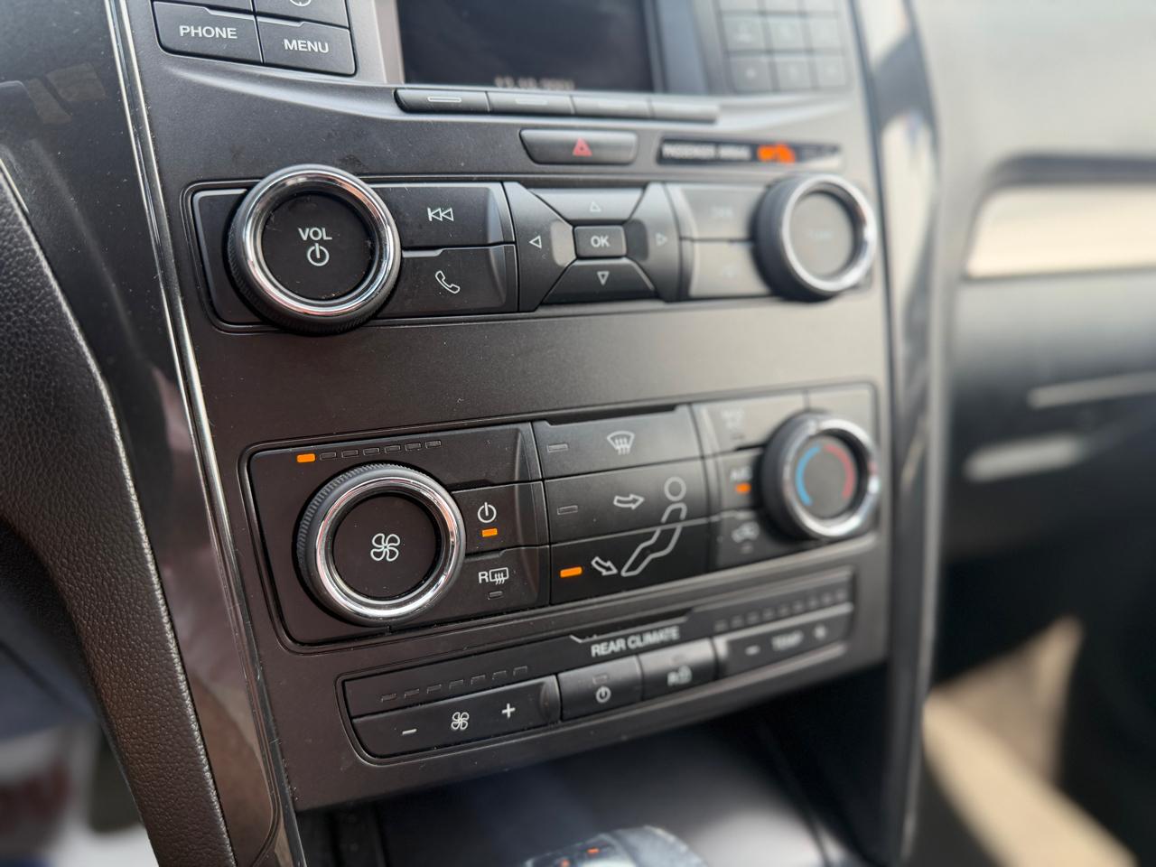 Ford Explorer XLT 4WD 2018
