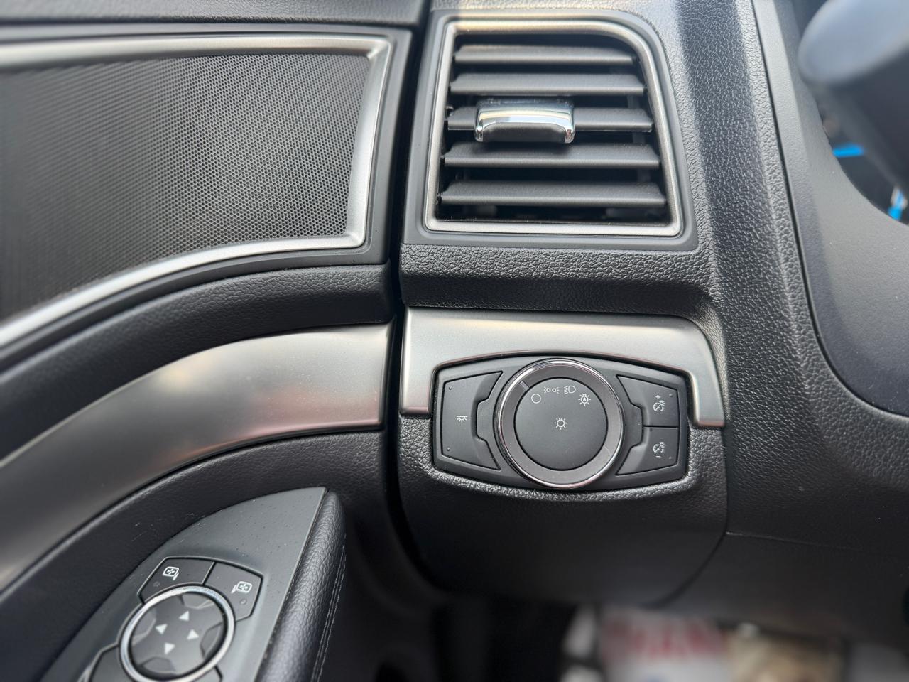 Ford Explorer XLT 4WD 2018