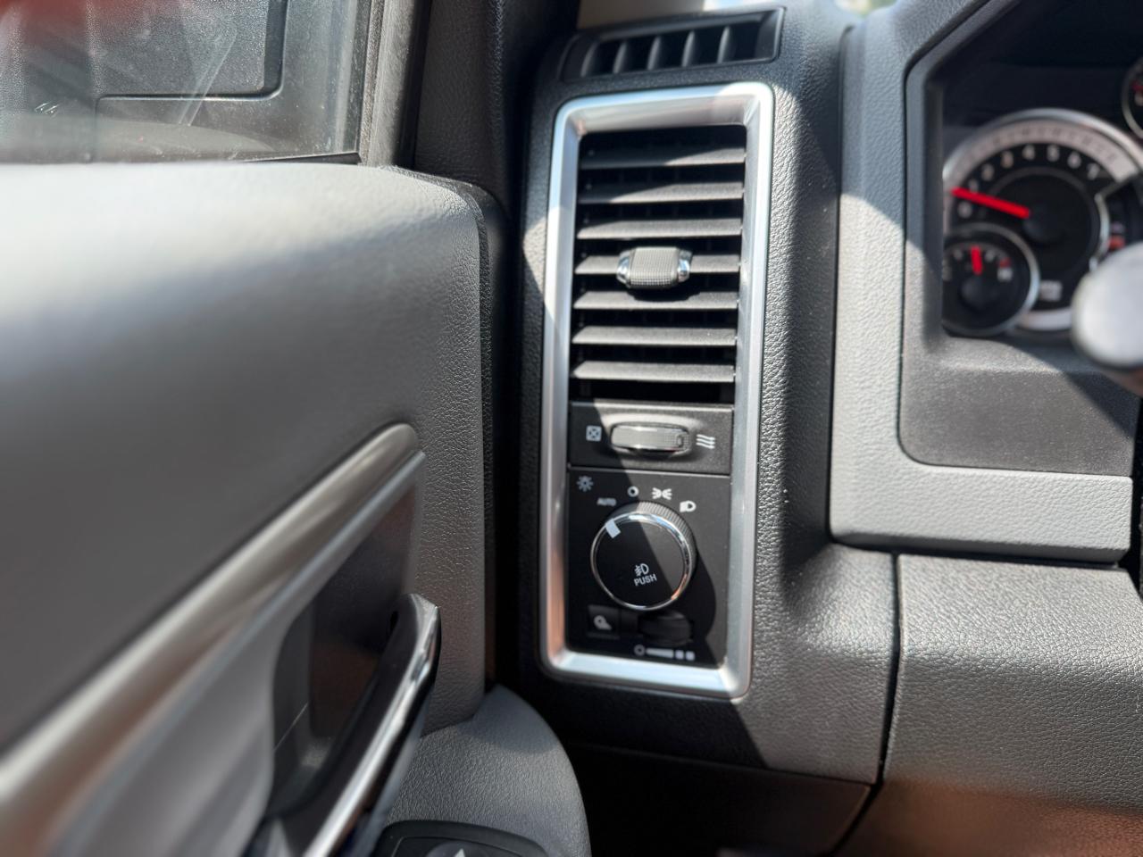 RAM 1500 Big Horn Crew Cab 4WD 2017