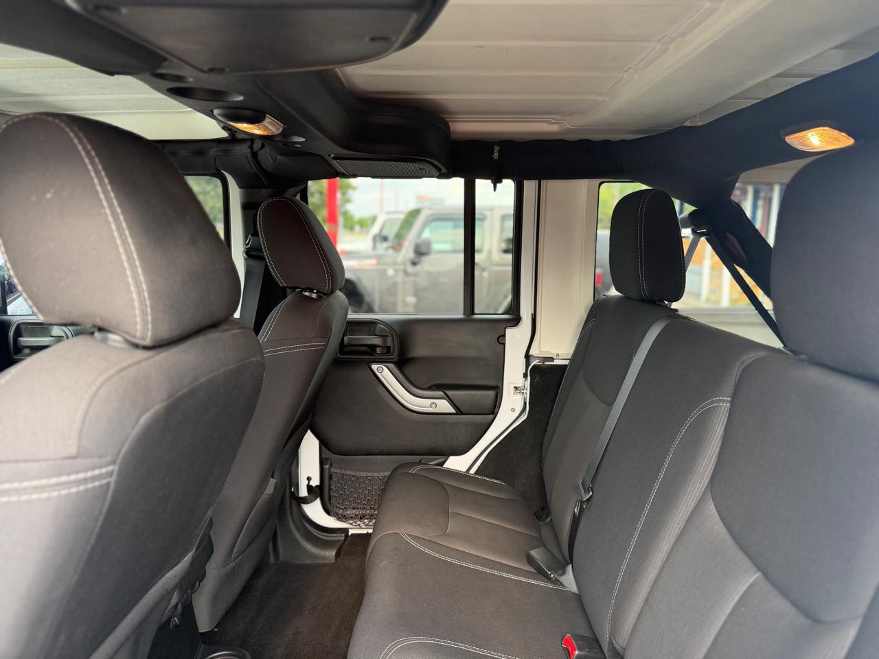 Jeep Wrangler Unlimited Sahara 4WD 2015