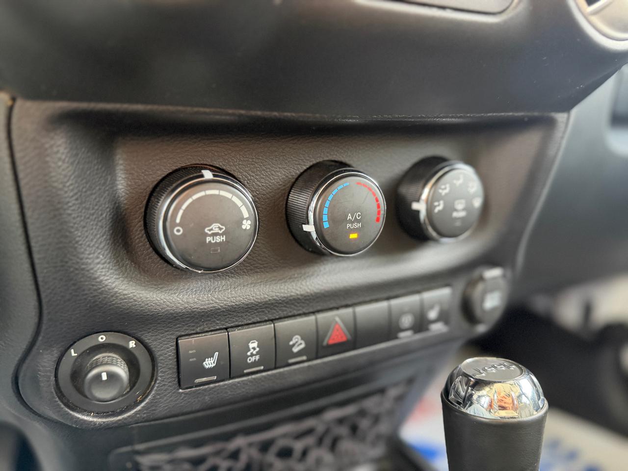 Jeep Wrangler Unlimited Sahara 4WD 2015