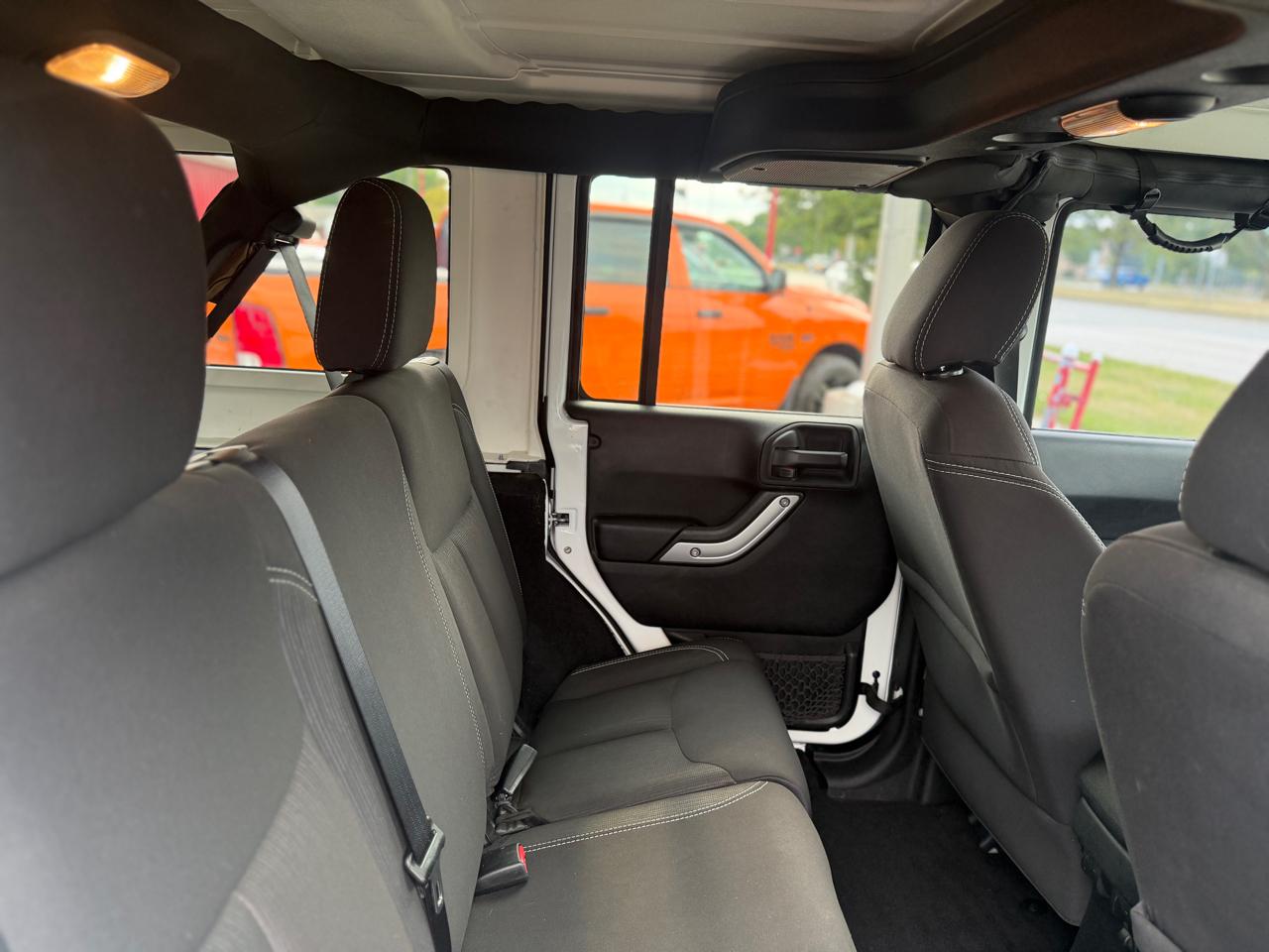 Jeep Wrangler Unlimited Sahara 4WD 2015