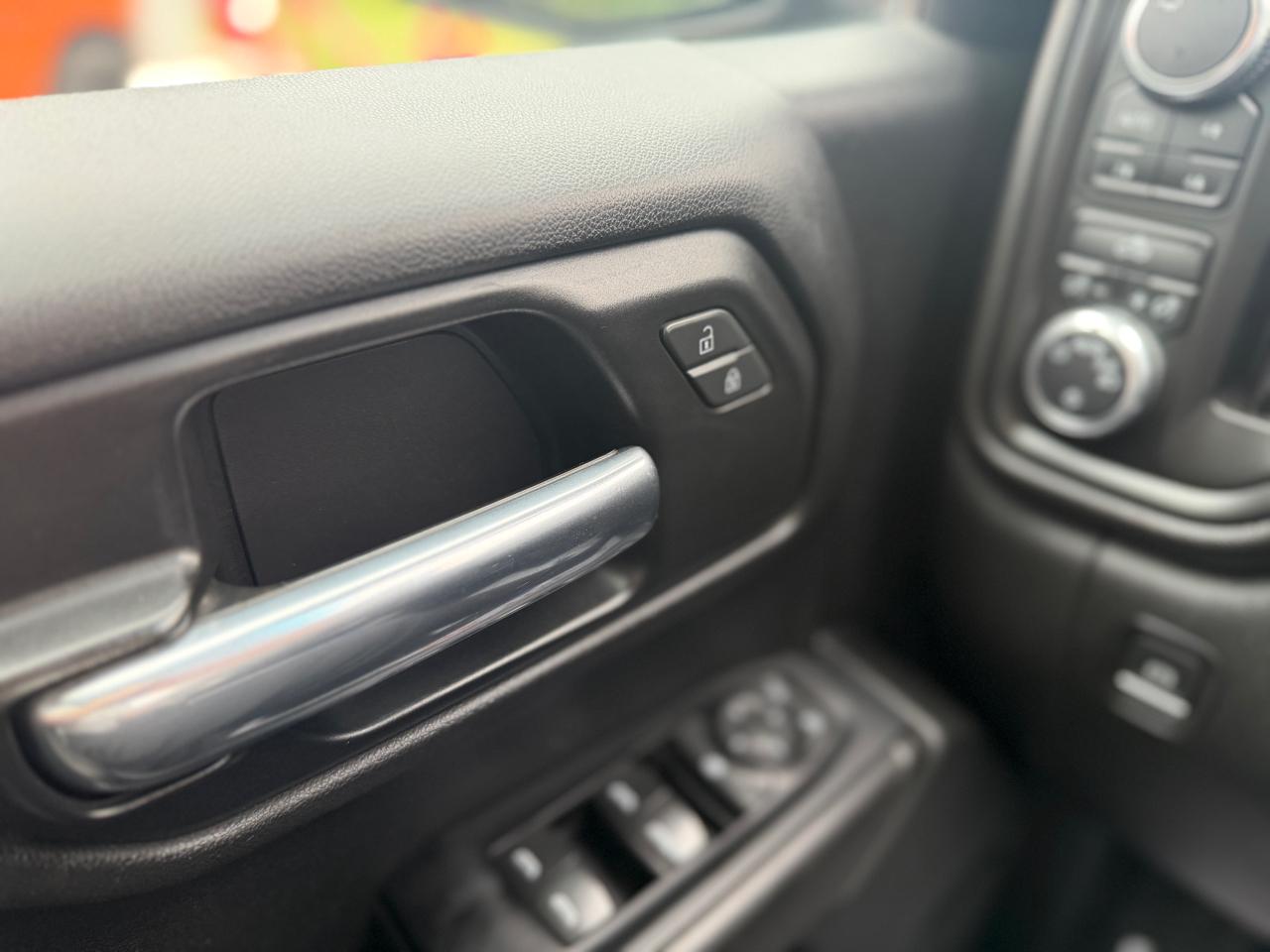 GMC Sierra 1500 Base Crew Cab 4WD 2019