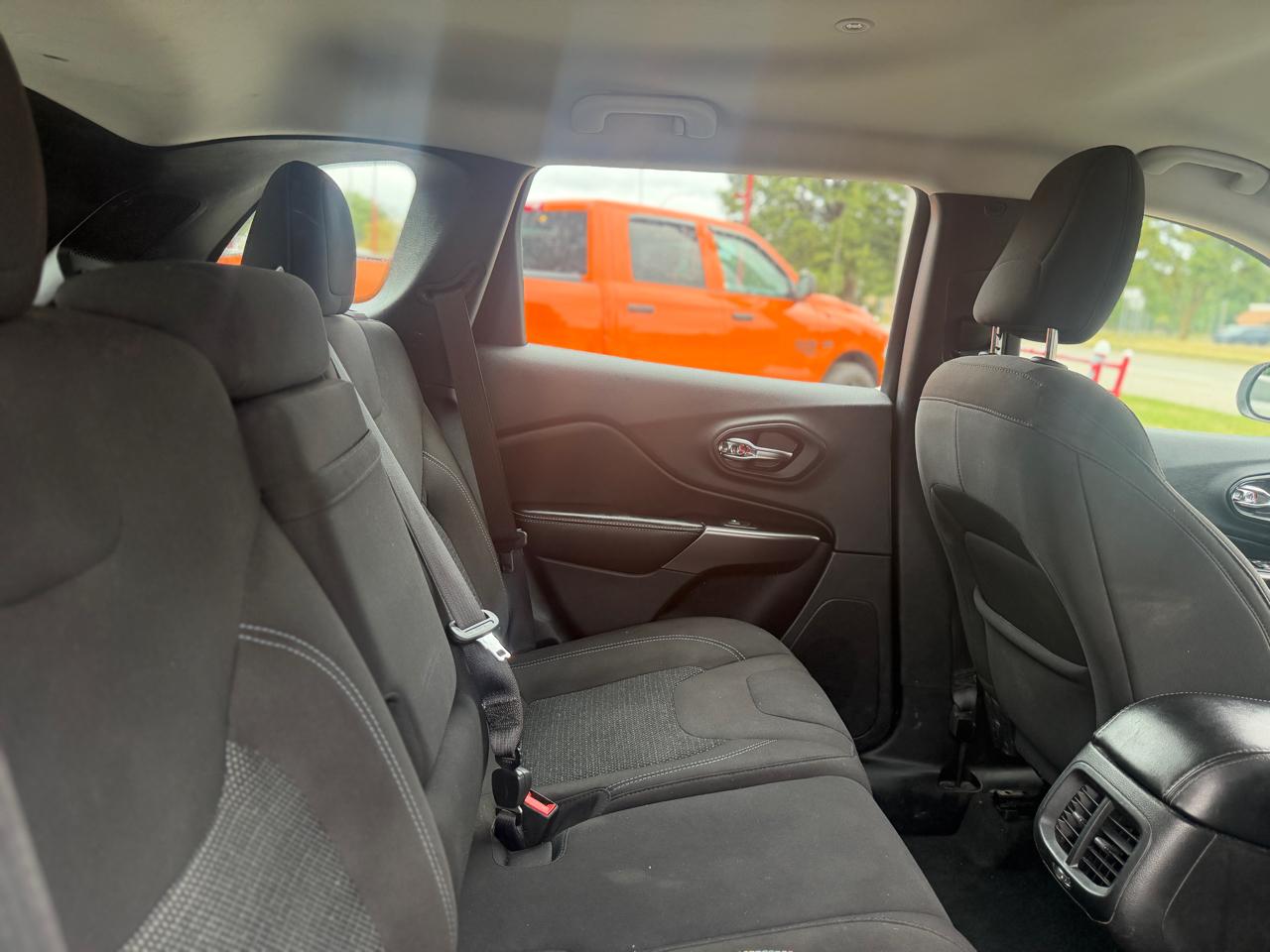 Jeep Cherokee Sport FWD 2019