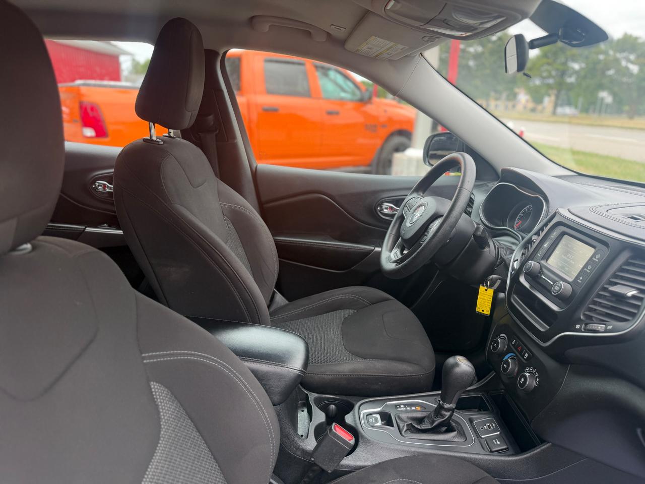 Jeep Cherokee Sport FWD 2019