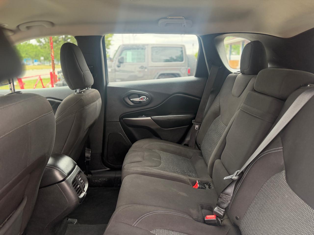 Jeep Cherokee Sport FWD 2019