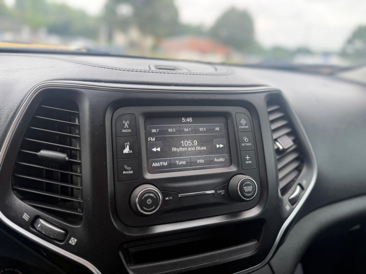 Jeep Cherokee Sport FWD 2019