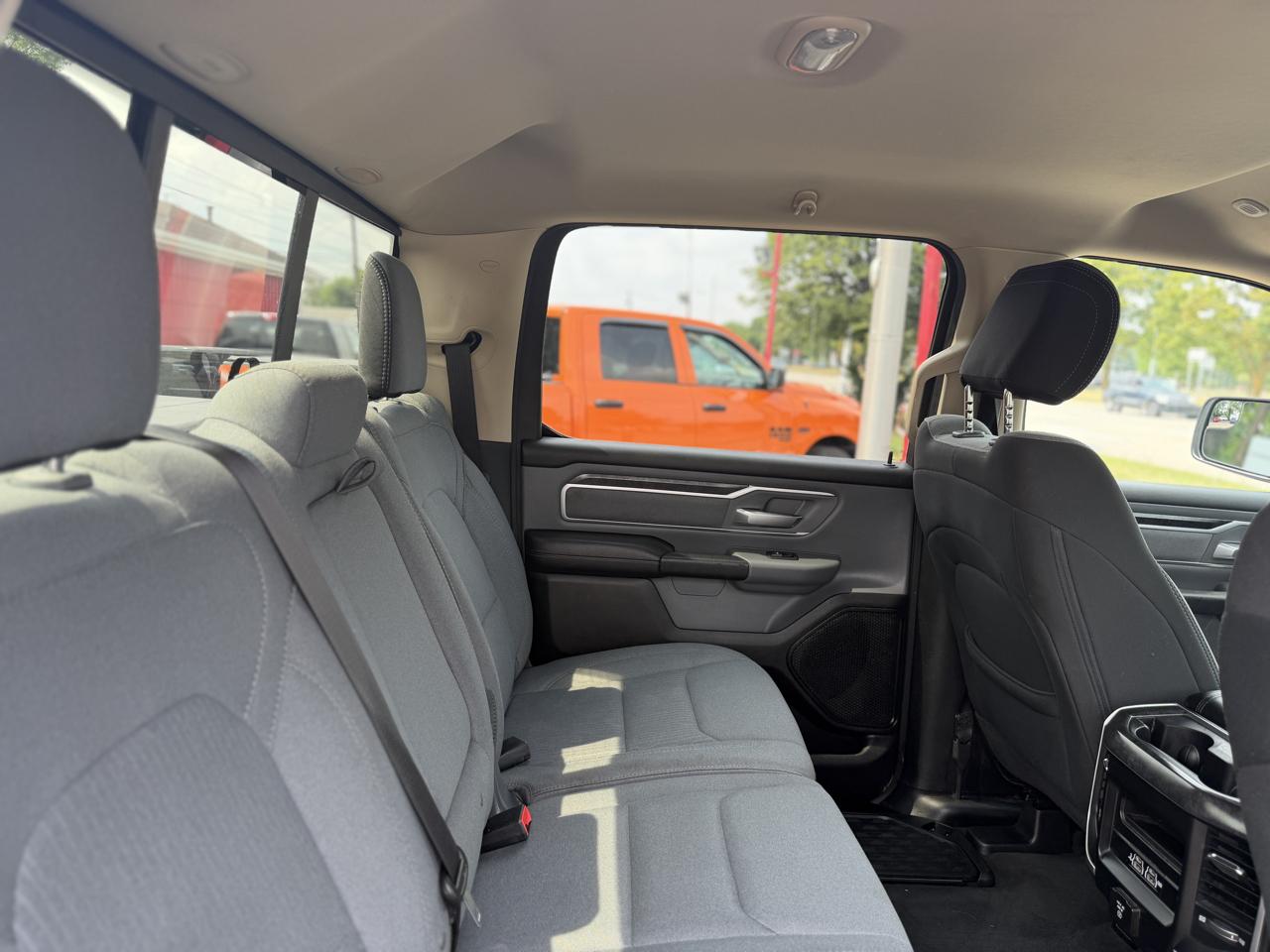 RAM 1500 Big Horn Crew Cab 4WD 2020