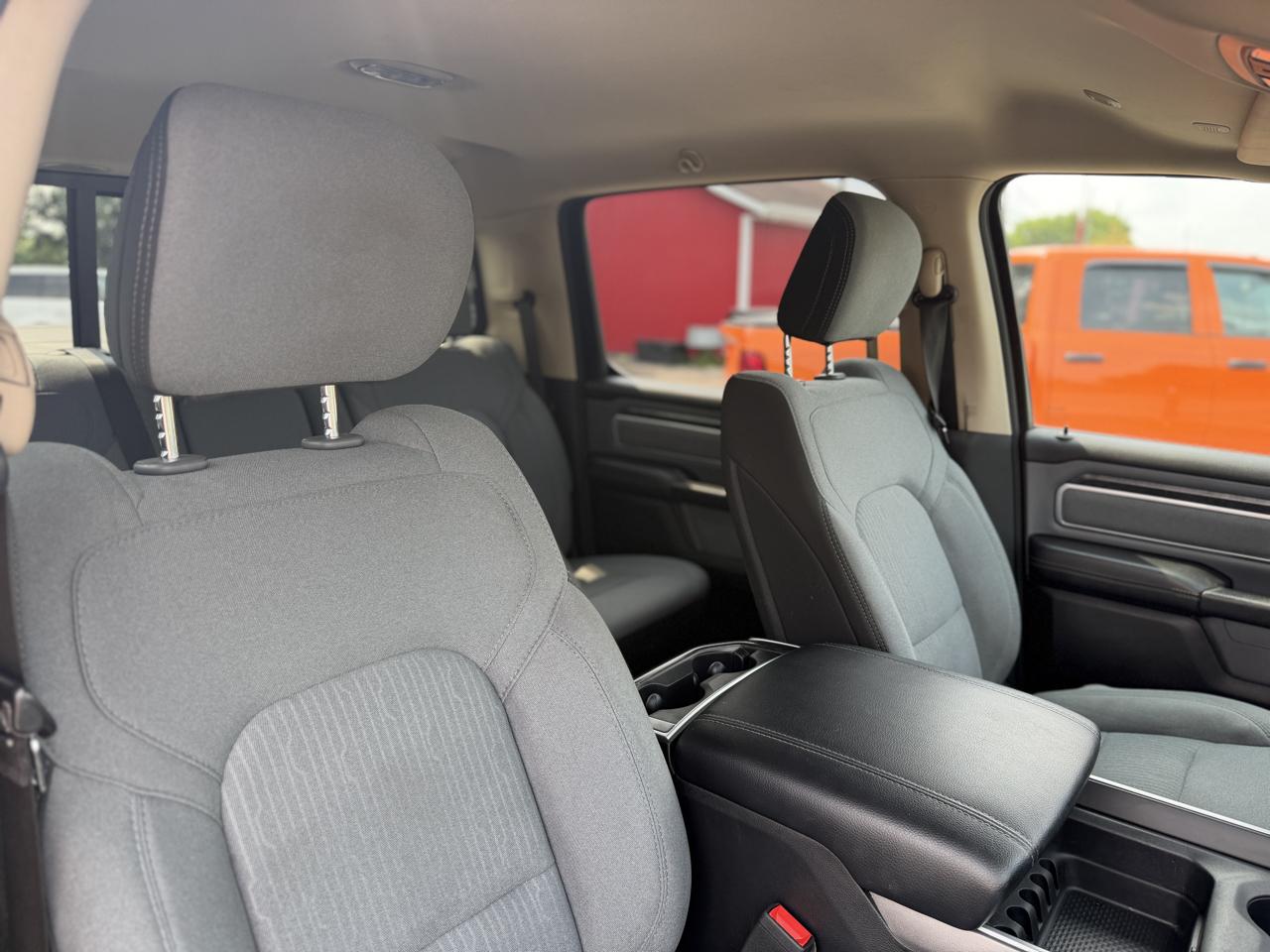 RAM 1500 Big Horn Crew Cab 4WD 2020