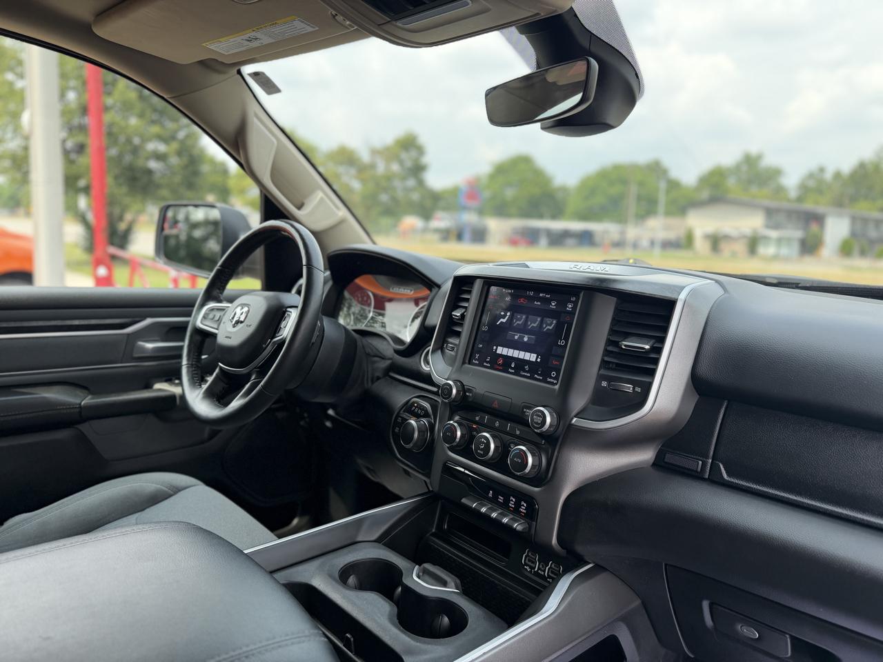 RAM 1500 Big Horn Crew Cab 4WD 2020