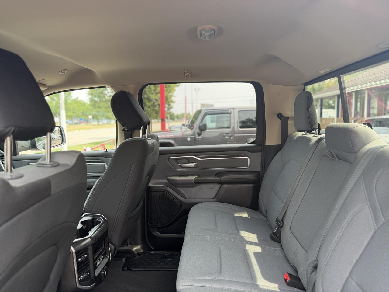 RAM 1500 Big Horn Crew Cab 4WD 2020