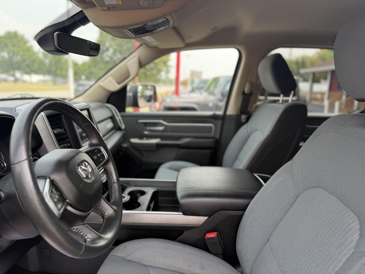 RAM 1500 Big Horn Crew Cab 4WD 2020