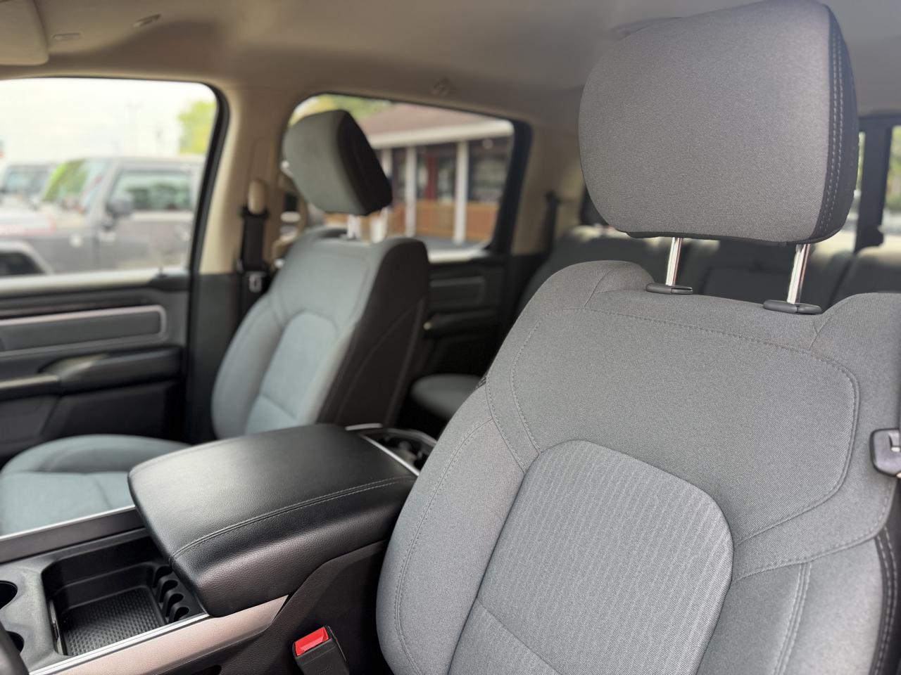 RAM 1500 Big Horn Crew Cab 4WD 2020