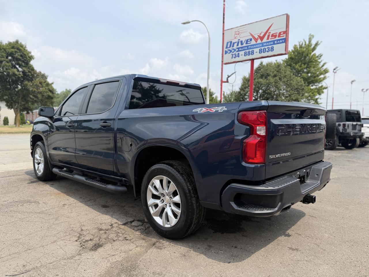 Chevrolet Silverado 1500 Custom Crew Cab 4WD 2021