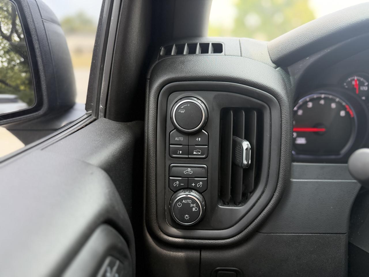 Chevrolet Silverado 1500 Custom Crew Cab 4WD 2021