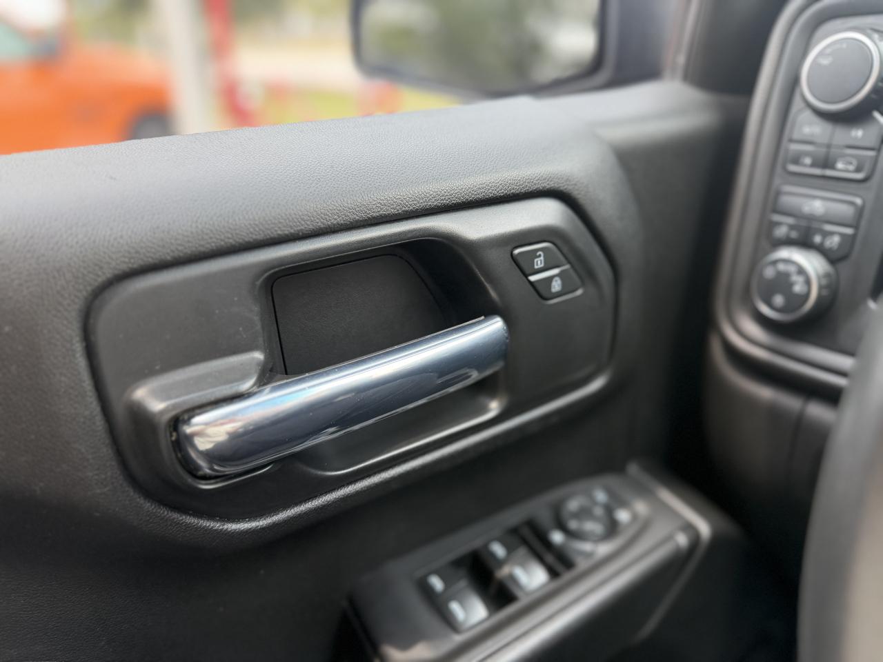 Chevrolet Silverado 1500 Custom Crew Cab 4WD 2021