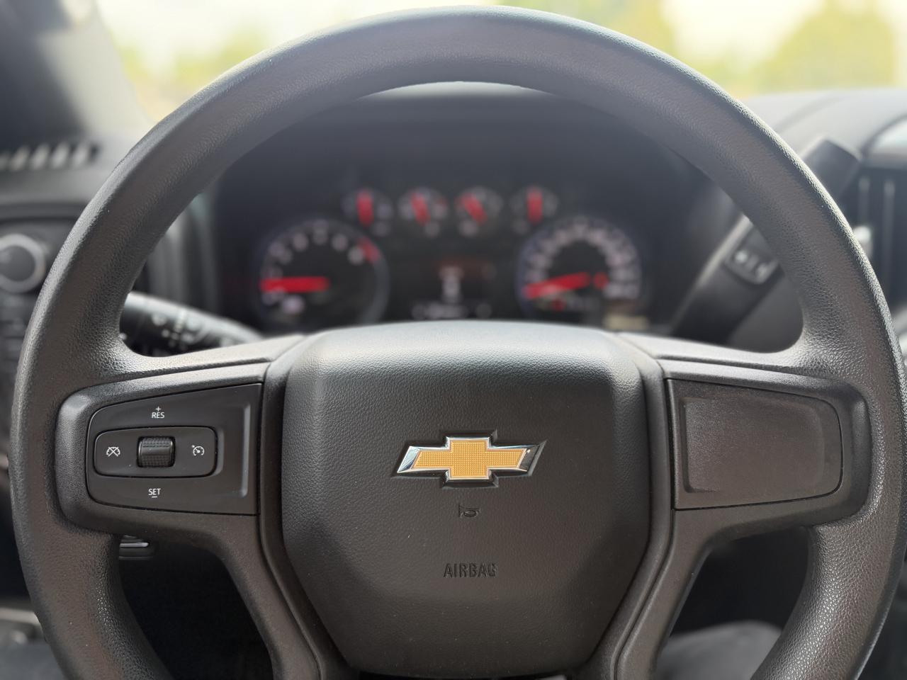 Chevrolet Silverado 1500 Custom Crew Cab 4WD 2021