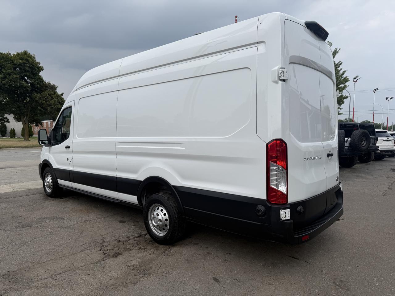 Ford Transit 250 Van High Roof w/Sliding Pass. 148-in. WB EL 2024