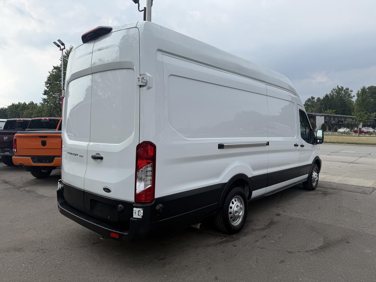 Ford Transit 250 Van High Roof w/Sliding Pass. 148-in. WB EL 2024