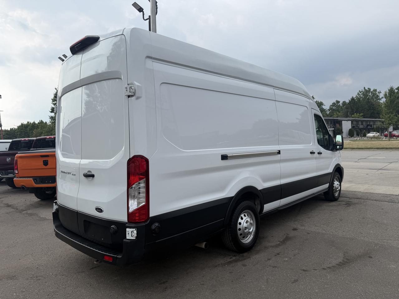 Ford Transit 250 Van High Roof w/Sliding Pass. 148-in. WB EL 2024