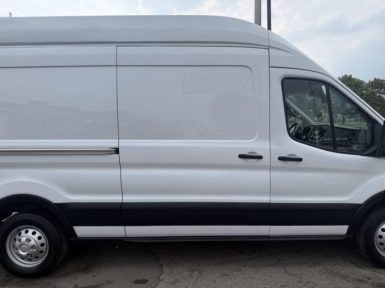 Ford Transit 250 Van High Roof w/Sliding Pass. 148-in. WB EL 2024
