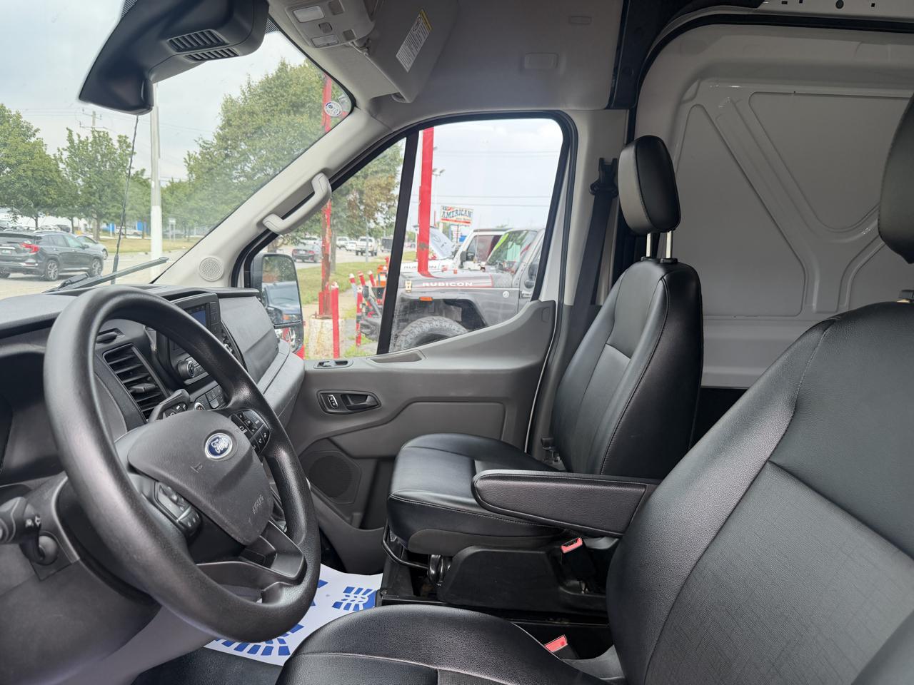 Ford Transit 250 Van High Roof w/Sliding Pass. 148-in. WB EL 2024